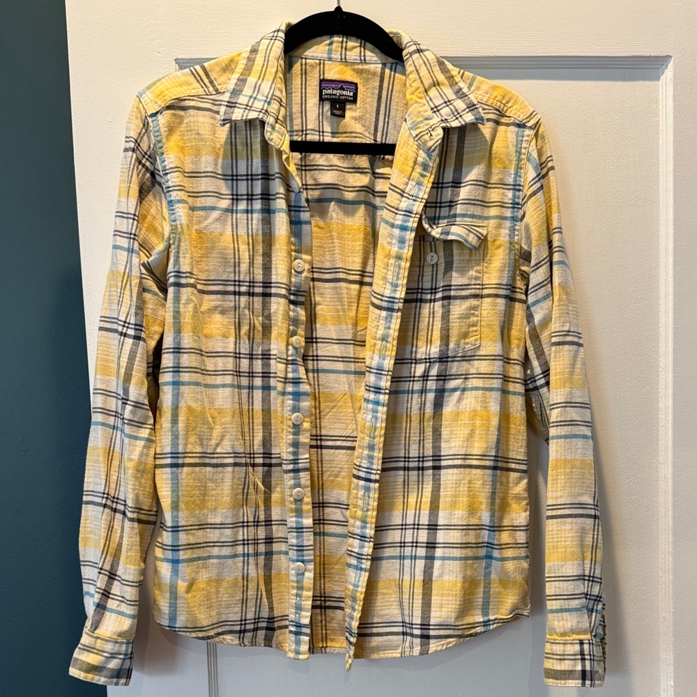 Men’s Patagonia Yellow White and Navy Plaid Button-Up Shirt